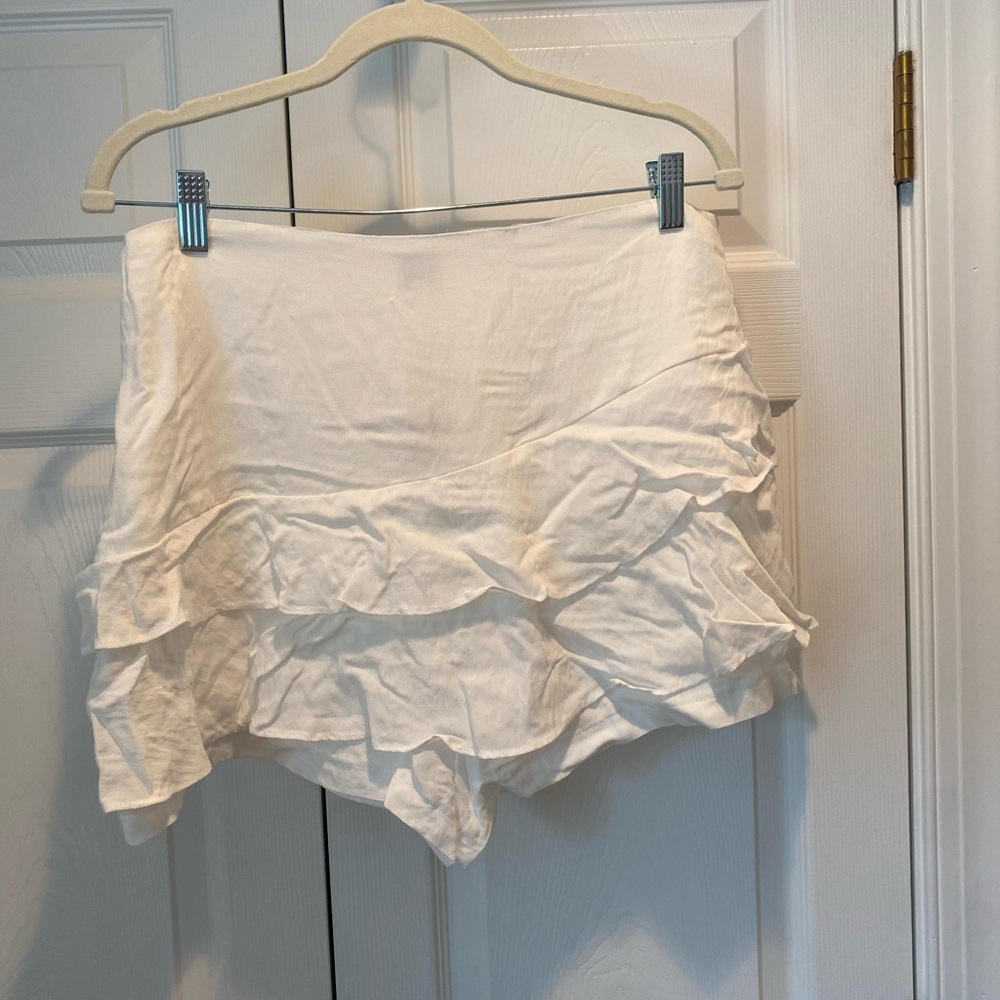 Francesca's Collections White Skorts with Ruffled Design